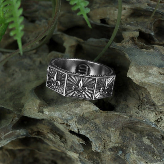 Octagonal Fleur-de-lis Ring